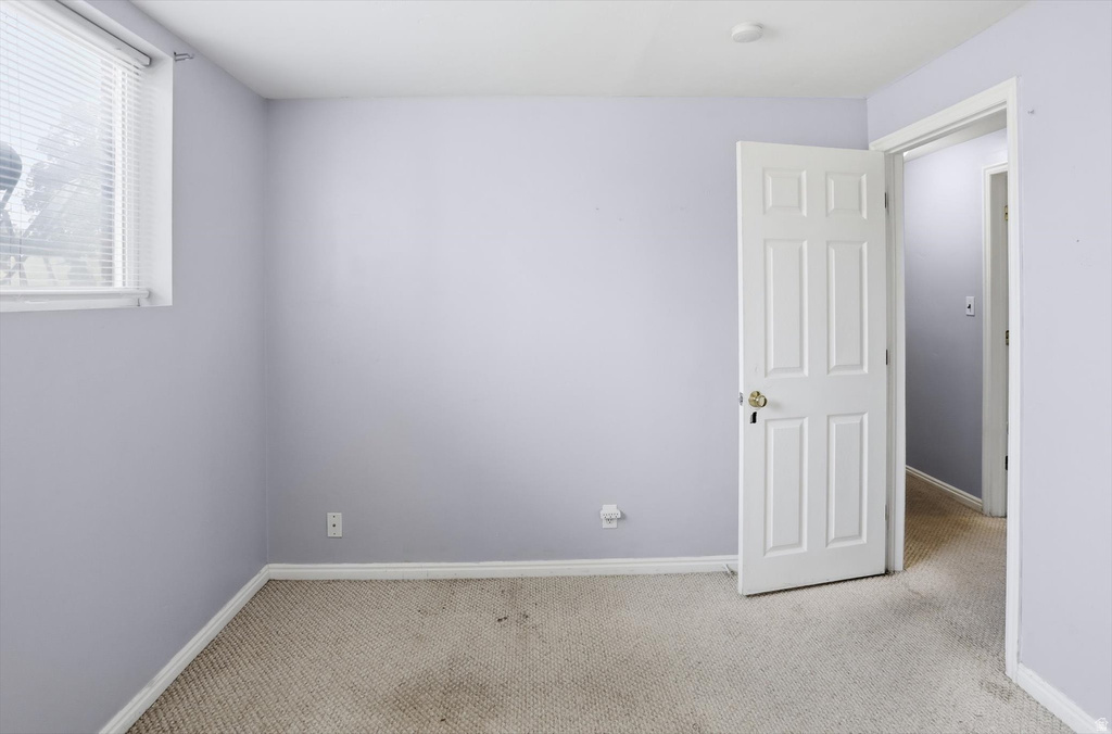 4697 S 2025 W Roy, UT 84067