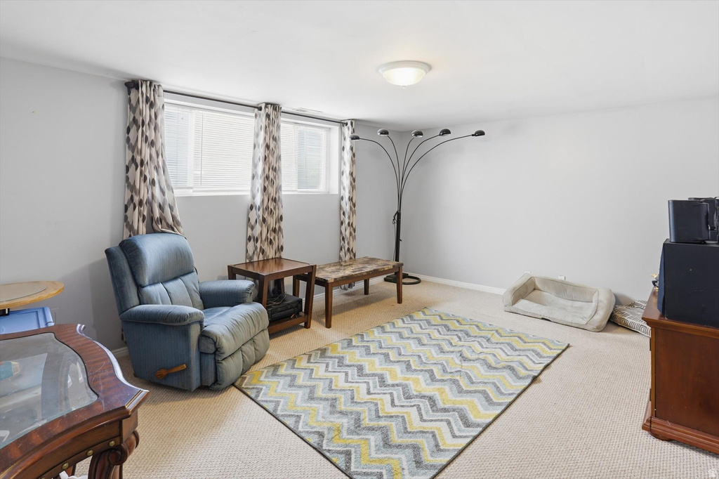 4697 S 2025 W Roy, UT 84067