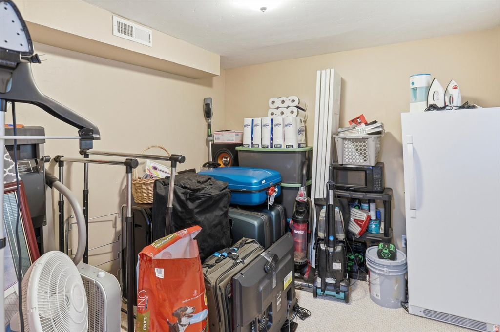 4697 S 2025 W Roy, UT 84067