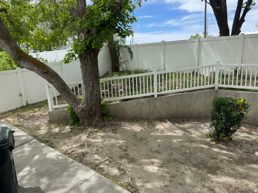 3750 SUFFOLK CIR West Valley City, UT 84119