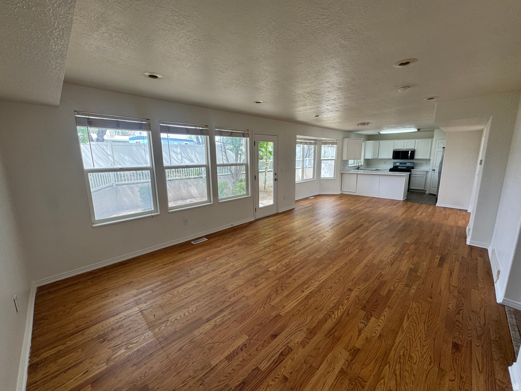 3750 SUFFOLK CIR West Valley City, UT 84119