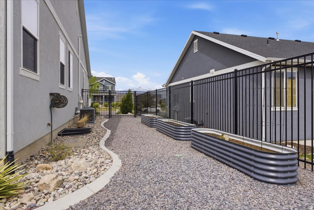 63 E BLISS DR Saratoga Springs, UT 84045