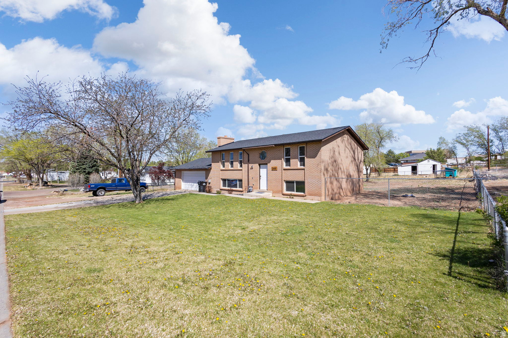 244 W 100 N Roosevelt, UT 84066