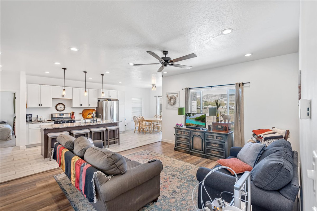 607 S 250 W Fountain Green, UT 84632