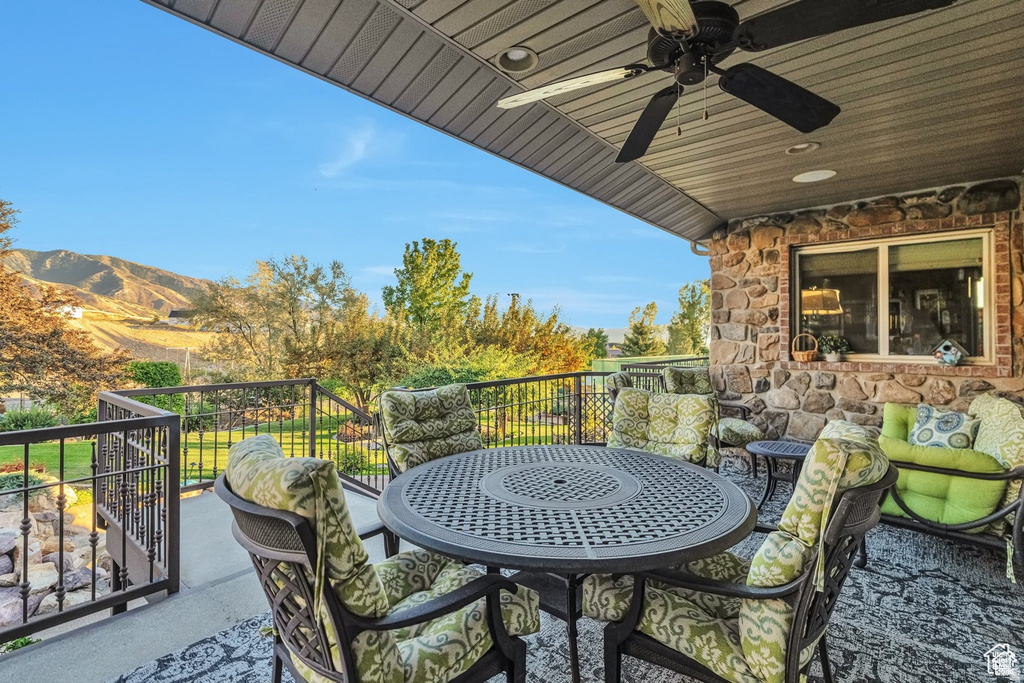 1040 E CANYON RD Hyde Park, UT 84318