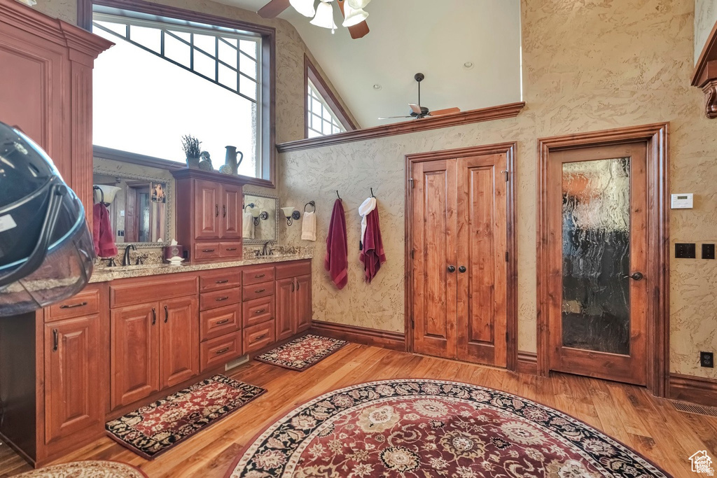 1040 E CANYON RD Hyde Park, UT 84318