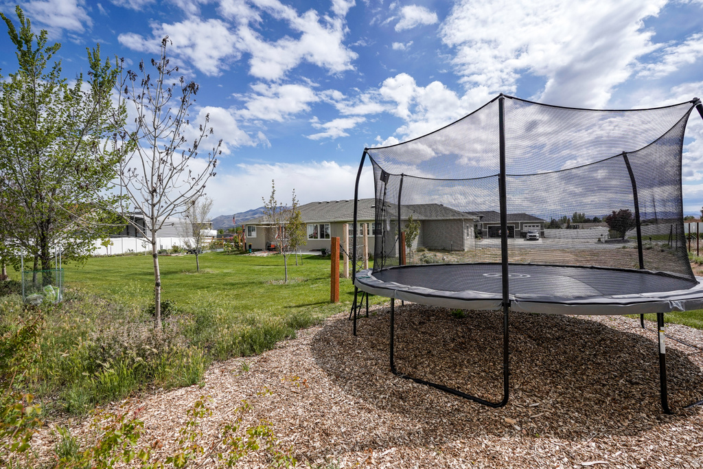 2315 E DUGWAY DR Eagle Mountain, UT 84005