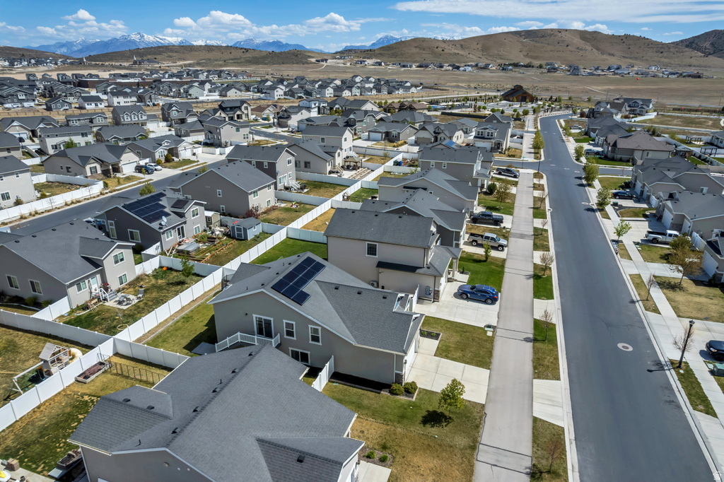 1529 E ERICKSON KNOLL LN Eagle Mountain, UT 84005