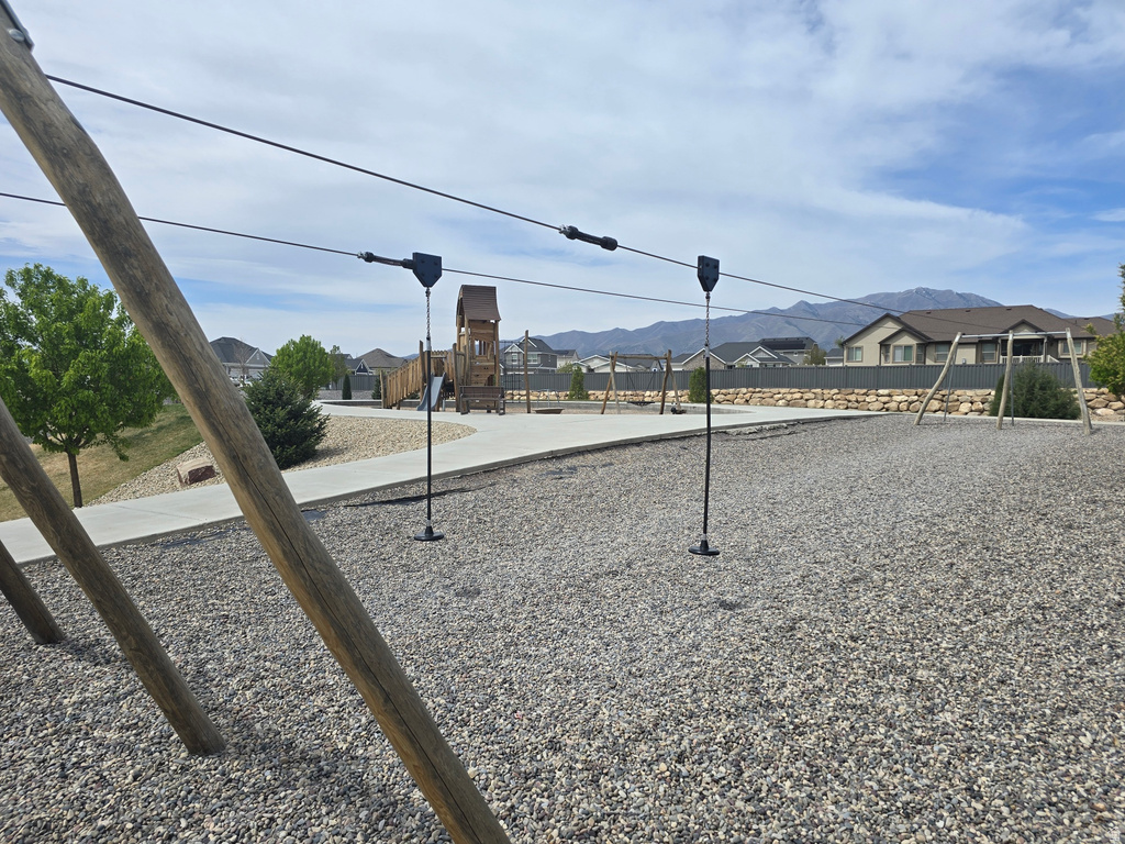 1529 E ERICKSON KNOLL LN Eagle Mountain, UT 84005