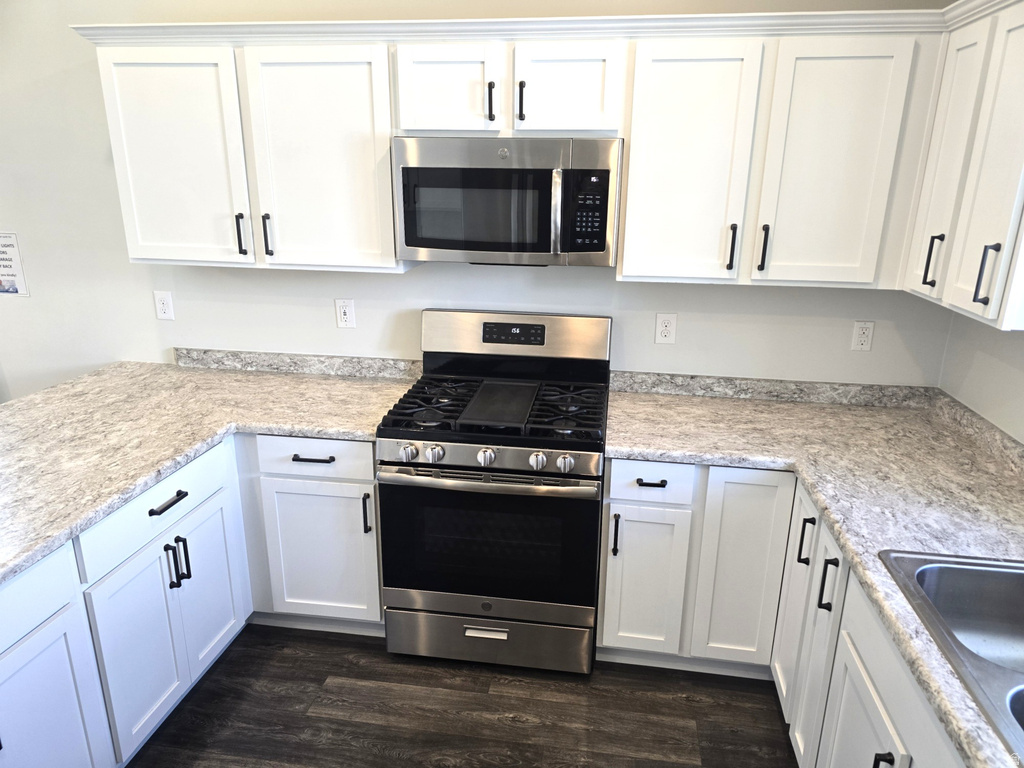 1529 E ERICKSON KNOLL LN Eagle Mountain, UT 84005