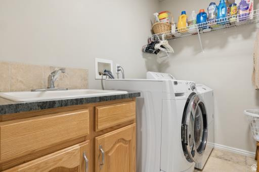 1097 W SNOWFLAKE CIR South Jordan, UT 84095