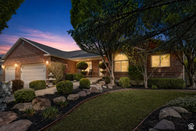 1097 W SNOWFLAKE CIR South Jordan, UT 84095