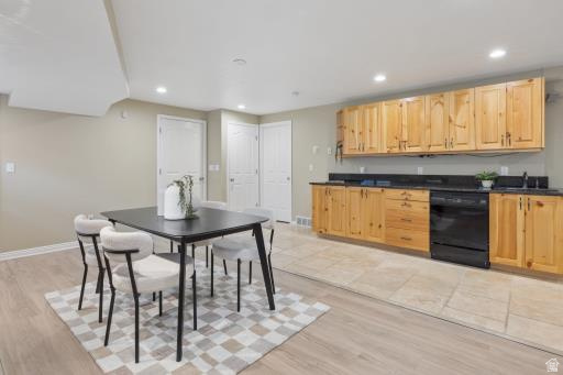 1097 W SNOWFLAKE CIR South Jordan, UT 84095