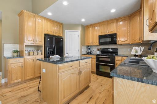 1097 W SNOWFLAKE CIR South Jordan, UT 84095