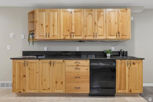 1097 W SNOWFLAKE CIR South Jordan, UT 84095