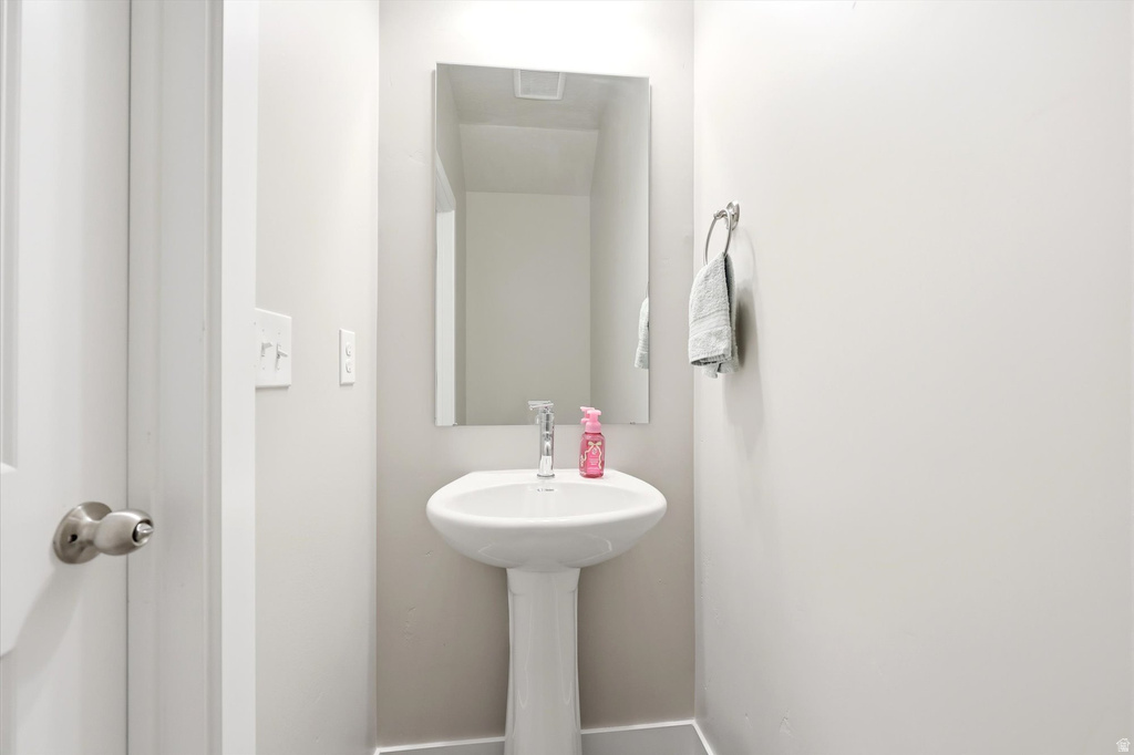 25 W 555 LN #19 Tooele, UT 84074