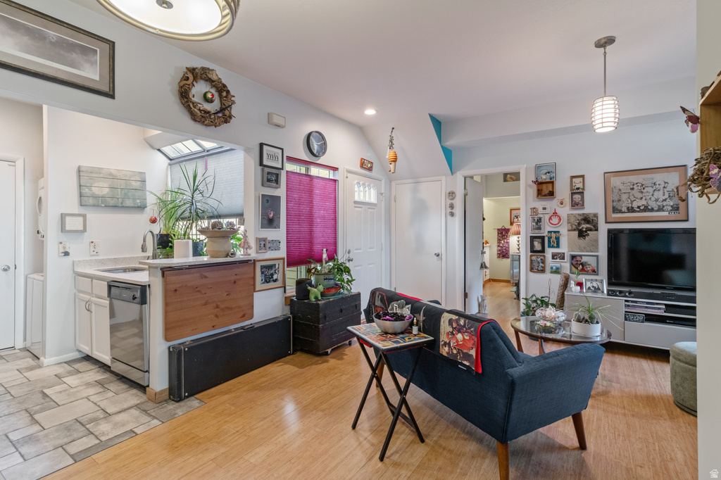 5438 S SPINNAKER ROW Salt Lake City, UT 84123