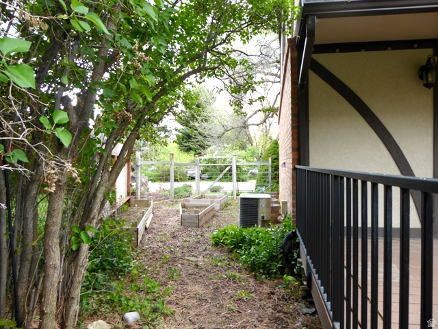 1340 CLIFFSIDE DR Logan, UT 84321