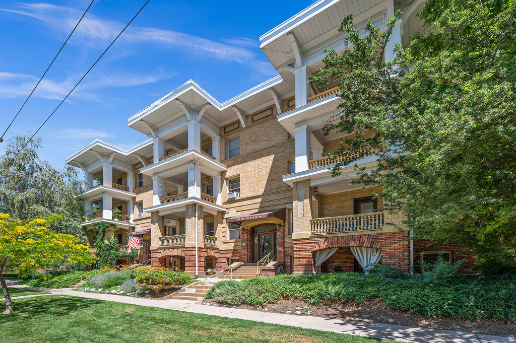 557 E 1ST AVE #12 Salt Lake City, UT 84103