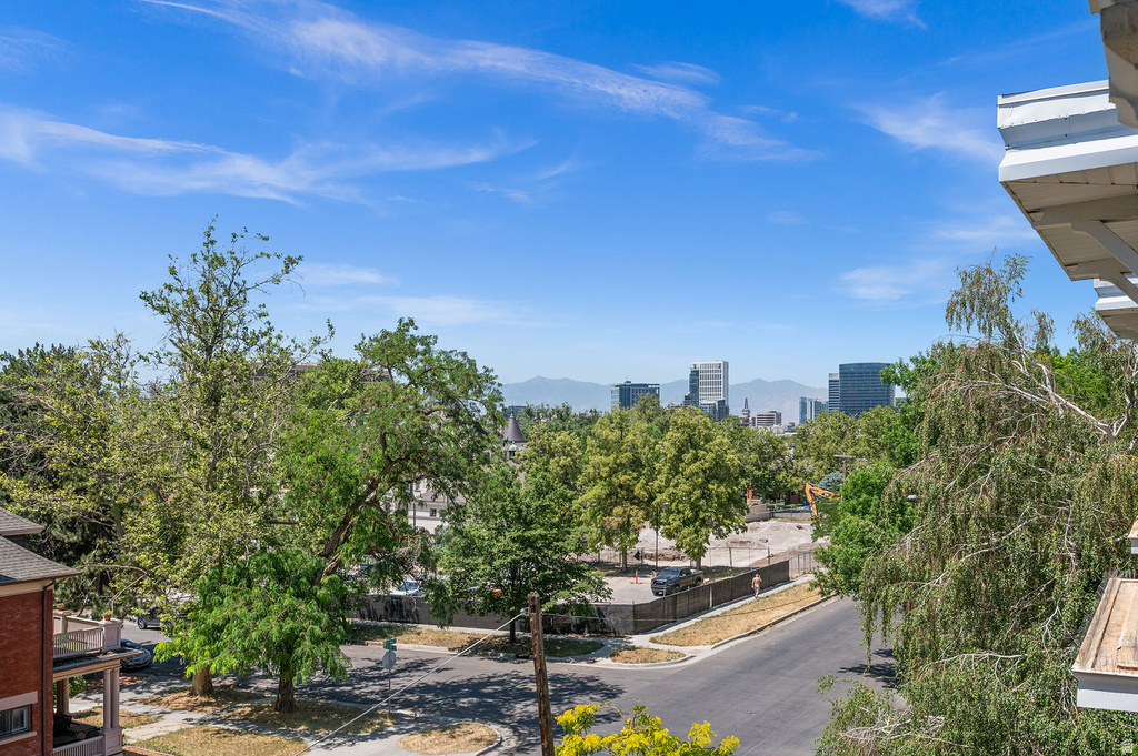 557 E 1ST AVE #12 Salt Lake City, UT 84103