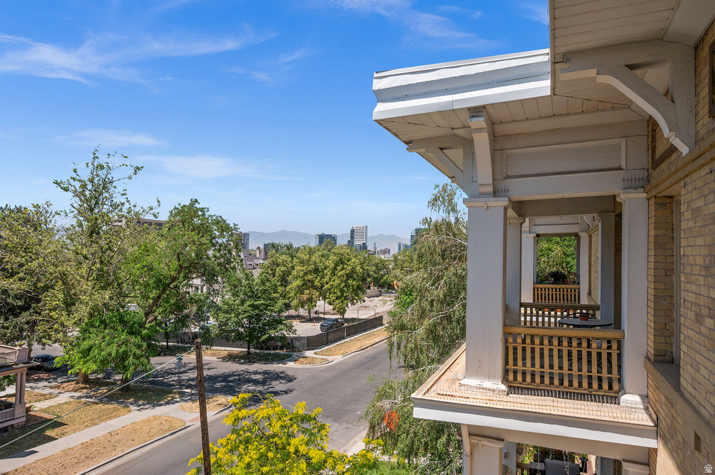 557 E 1ST AVE #12 Salt Lake City, UT 84103