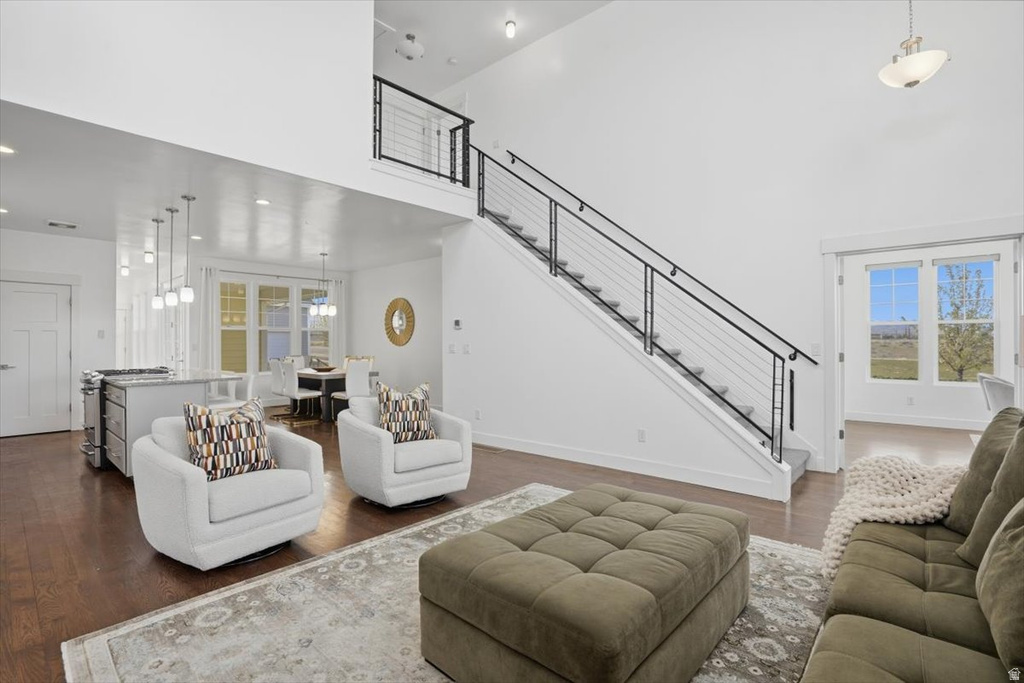 10328 S YELLOW KNIFE WAY South Jordan, UT 84009