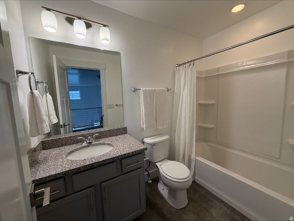 10328 S YELLOW KNIFE WAY South Jordan, UT 84009