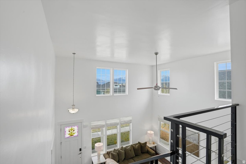10328 S YELLOW KNIFE WAY South Jordan, UT 84009