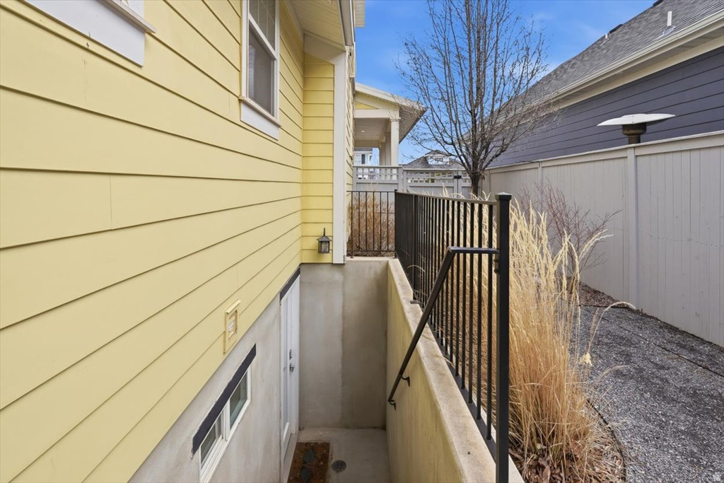 10328 S YELLOW KNIFE WAY South Jordan, UT 84009