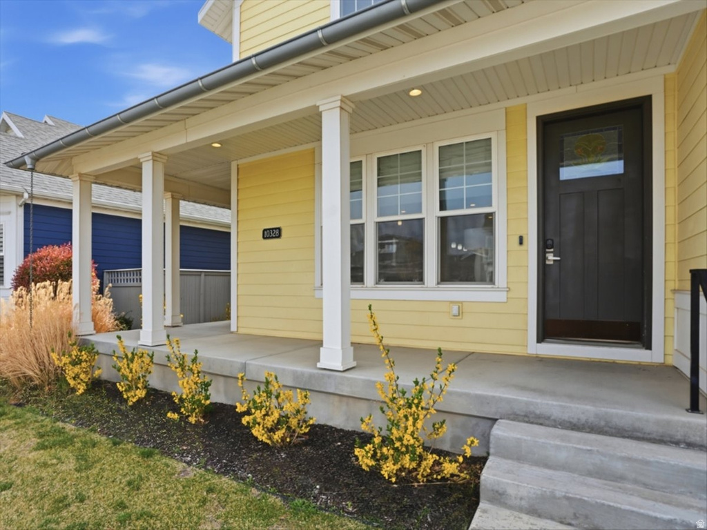 10328 S YELLOW KNIFE WAY South Jordan, UT 84009