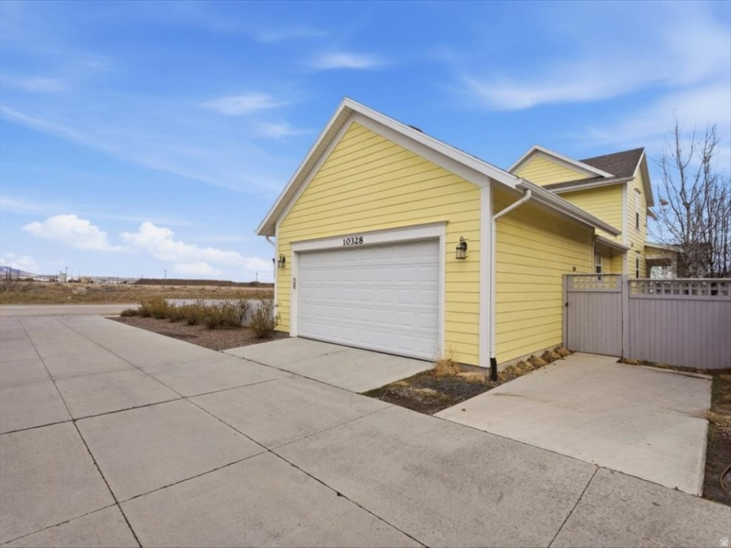10328 S YELLOW KNIFE WAY South Jordan, UT 84009