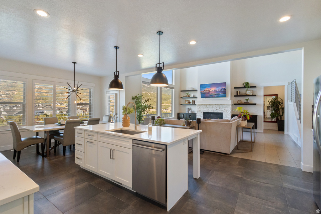 2493 E LONE HILL DR Draper (UT Cnty), UT 84020