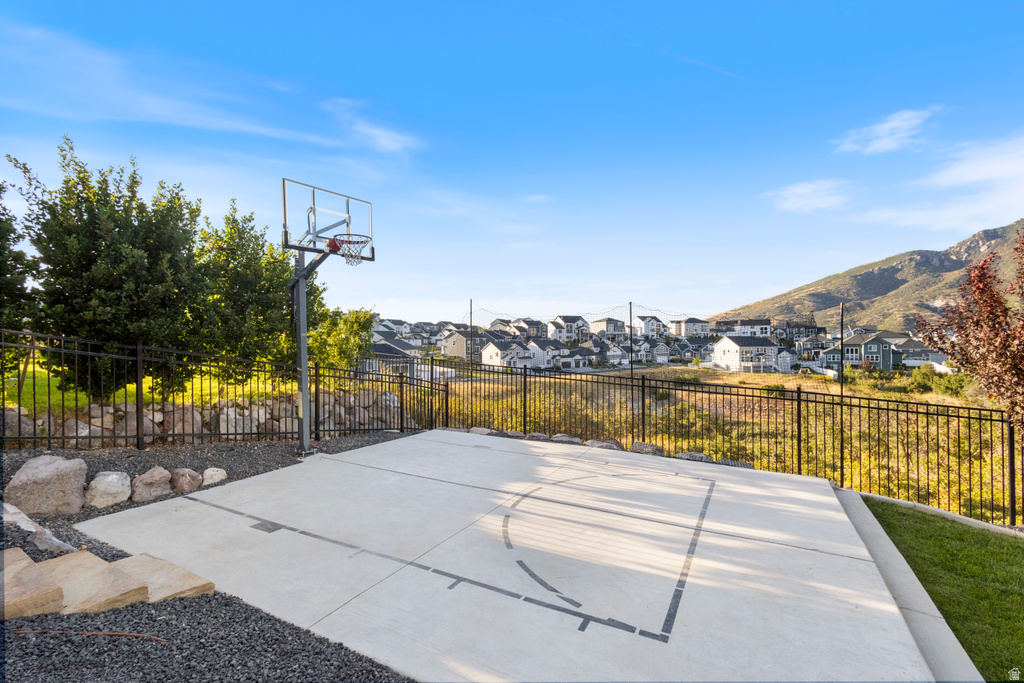2493 E LONE HILL DR Draper (UT Cnty), UT 84020