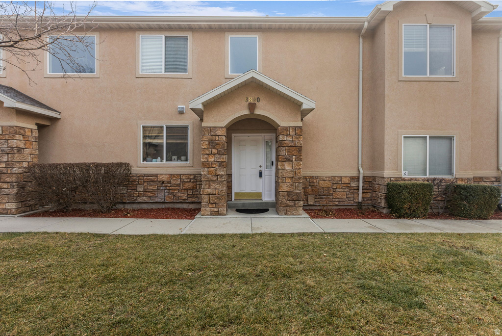 6890 W ASHBY WAY West Valley City, UT 84128