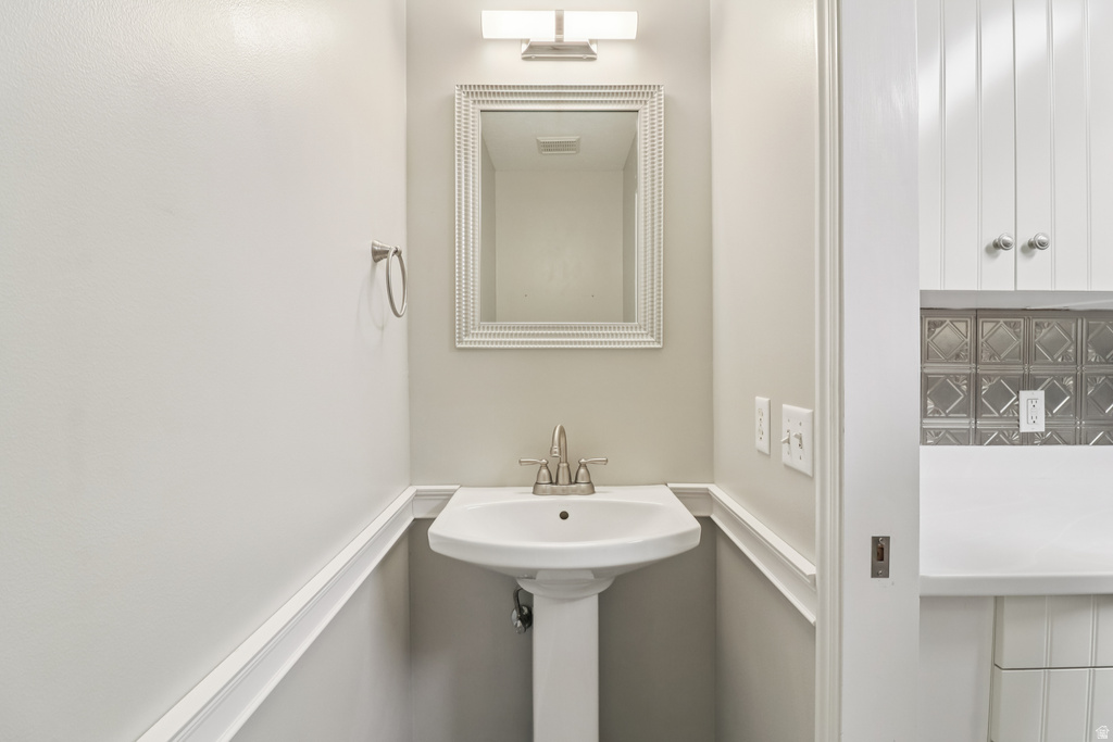 4164 S 2400 W Roy, UT 84067