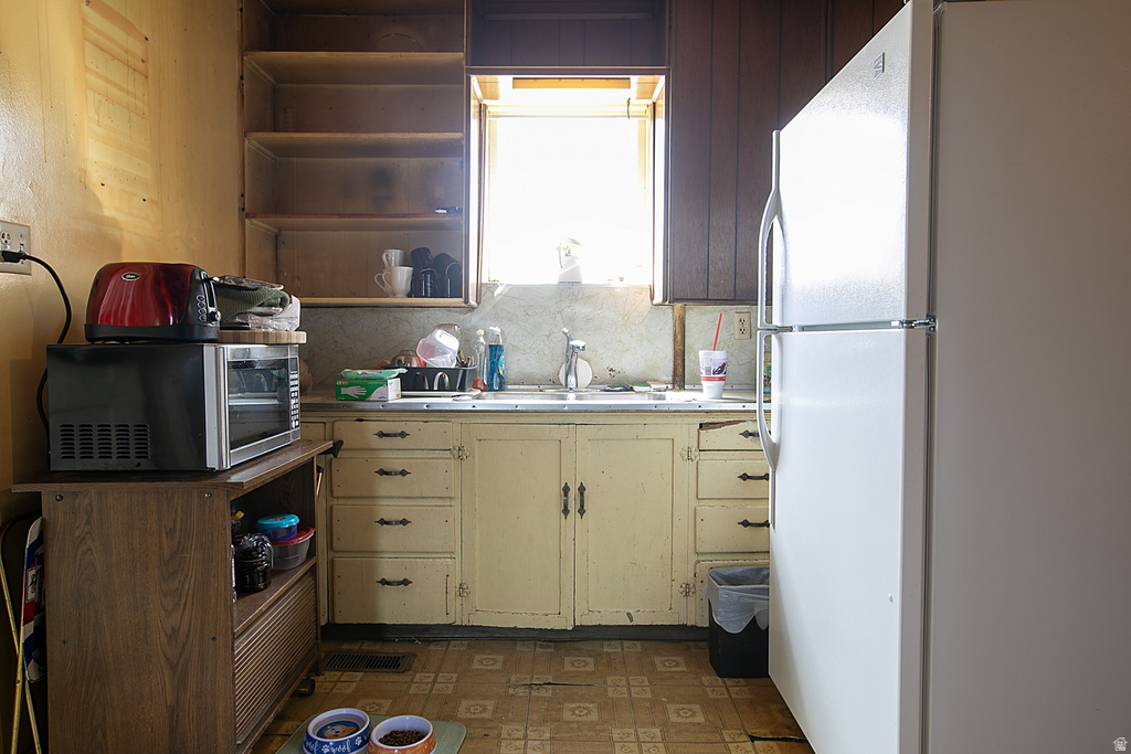 1385 W PACIFIC AVE Salt Lake City, UT 84104