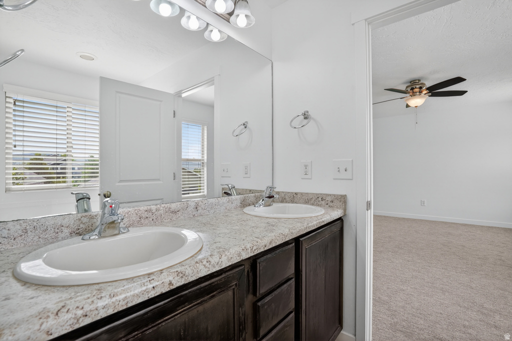 3941 W HOPKINTON CIR South Jordan, UT 84009