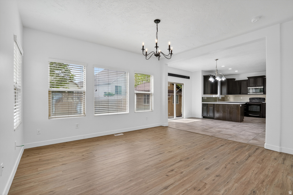 3941 W HOPKINTON CIR South Jordan, UT 84009