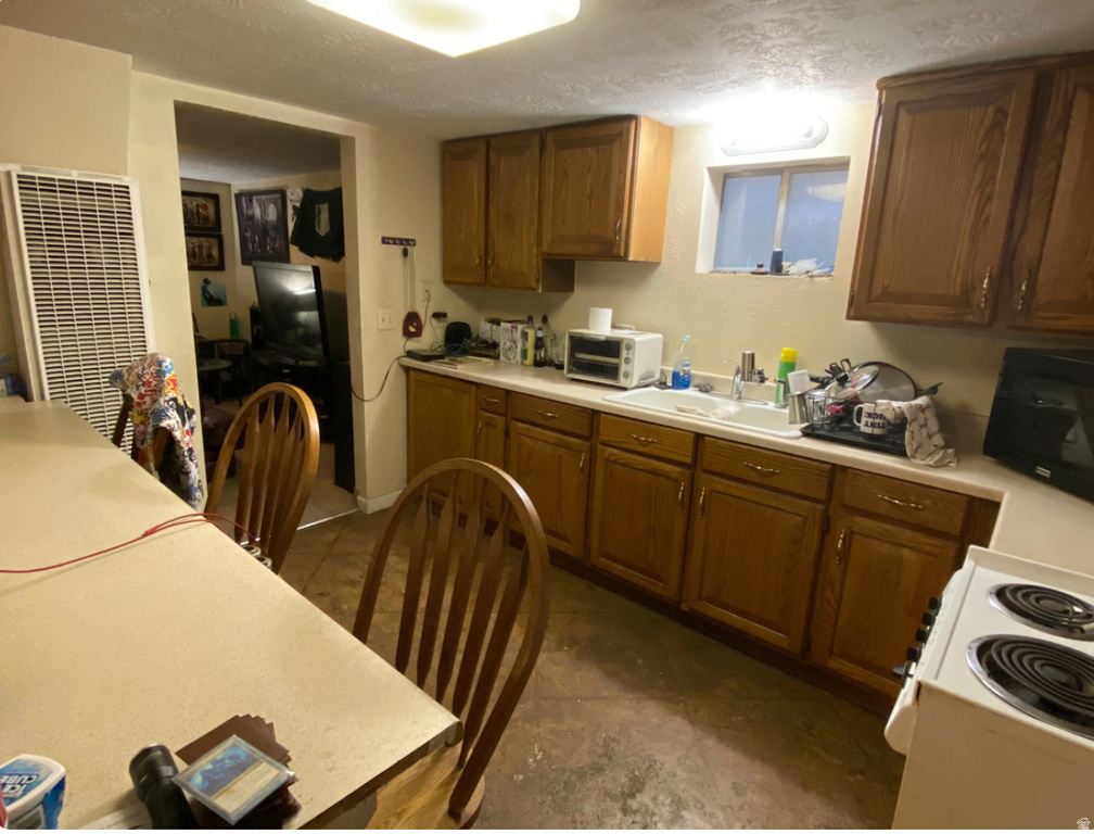 233 N 2ND ST Tooele, UT 84074