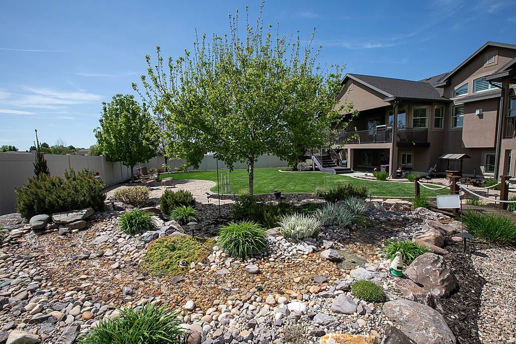 909 E 2050 N North Ogden, UT 84414