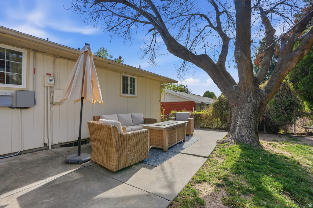 1630 E NAVAJO Ogden, UT 84403