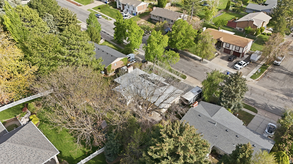 1630 E NAVAJO Ogden, UT 84403