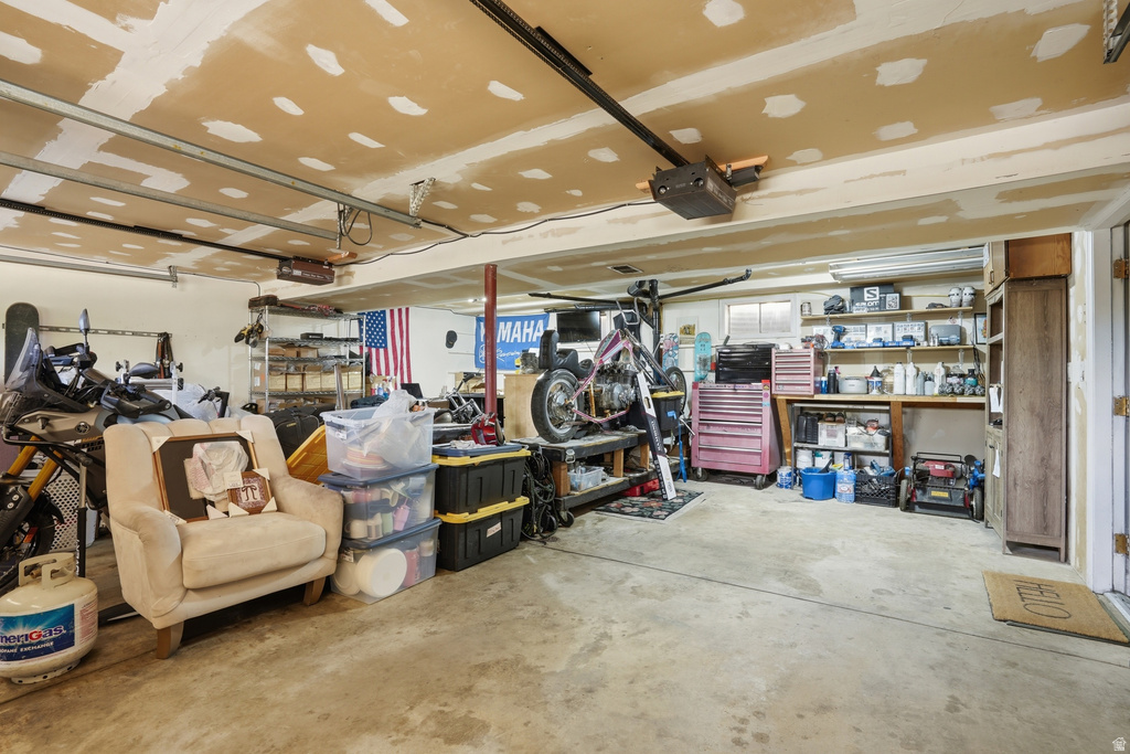 1630 E NAVAJO Ogden, UT 84403