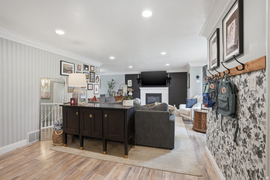 1630 E NAVAJO Ogden, UT 84403