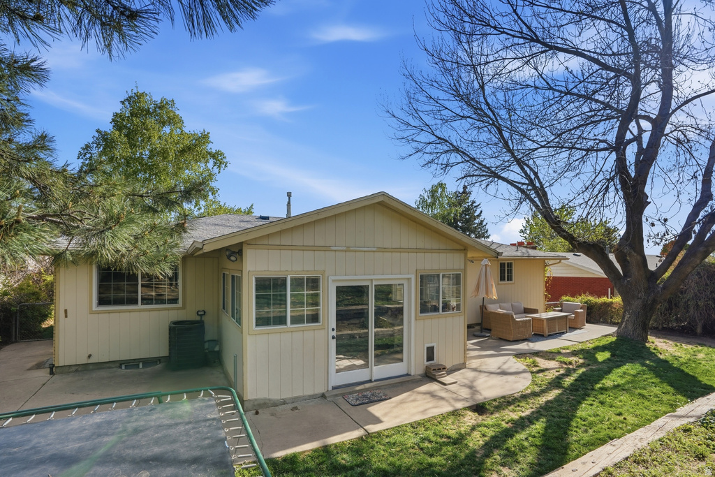 1630 E NAVAJO Ogden, UT 84403