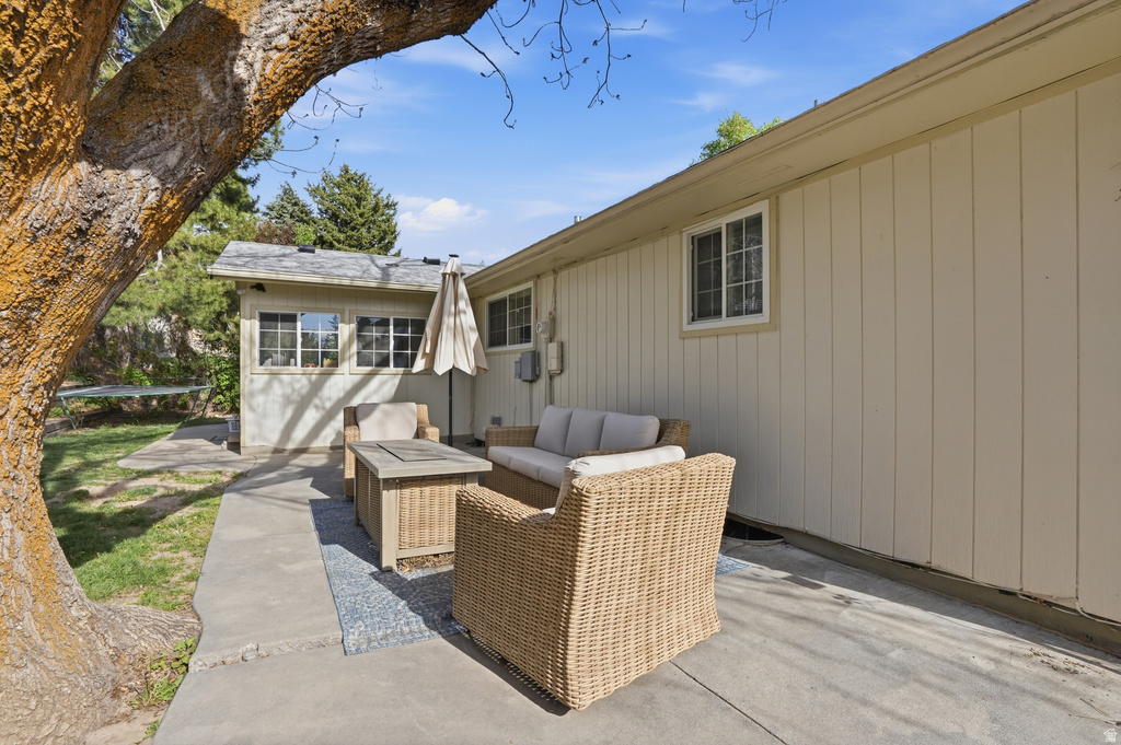 1630 E NAVAJO Ogden, UT 84403