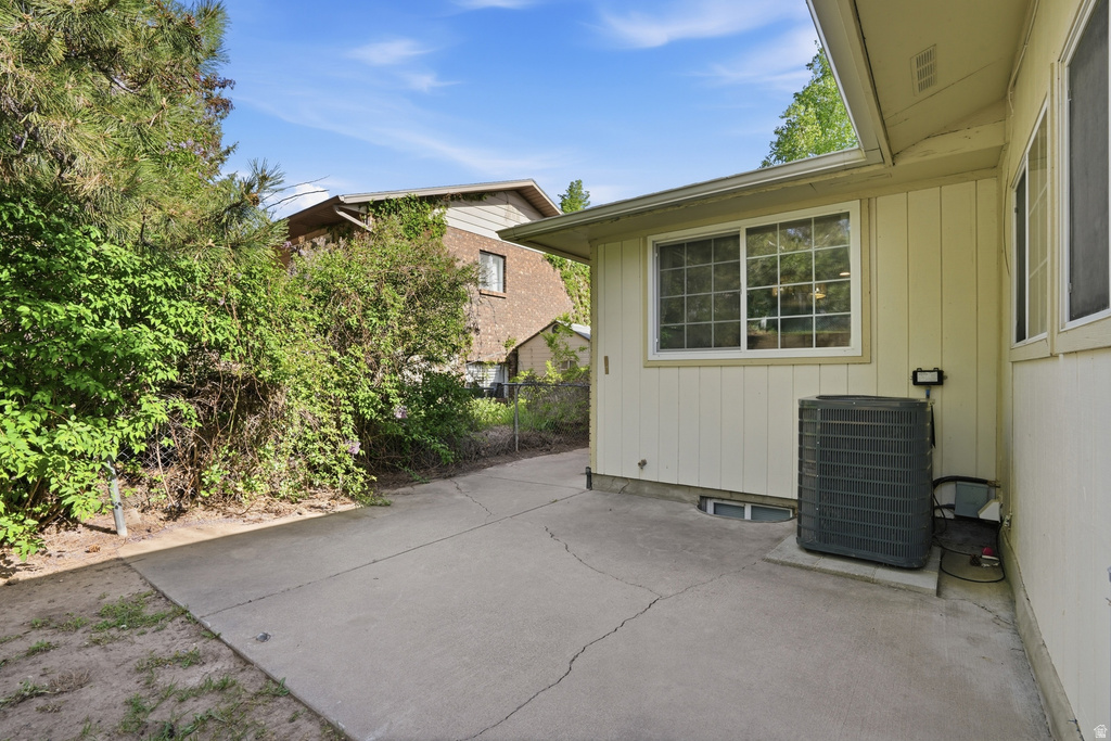 1630 E NAVAJO Ogden, UT 84403