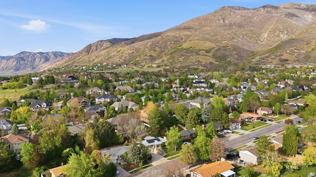 1630 E NAVAJO Ogden, UT 84403