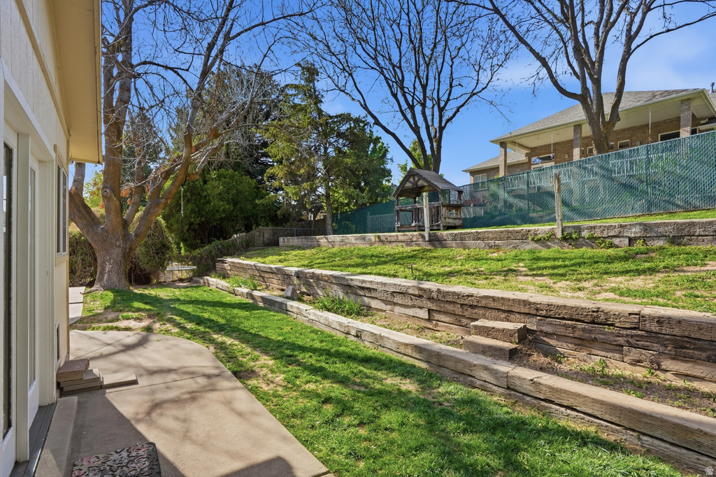 1630 E NAVAJO Ogden, UT 84403