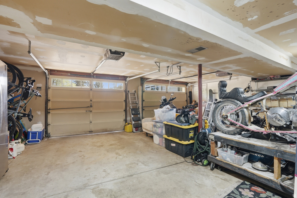 1630 E NAVAJO Ogden, UT 84403